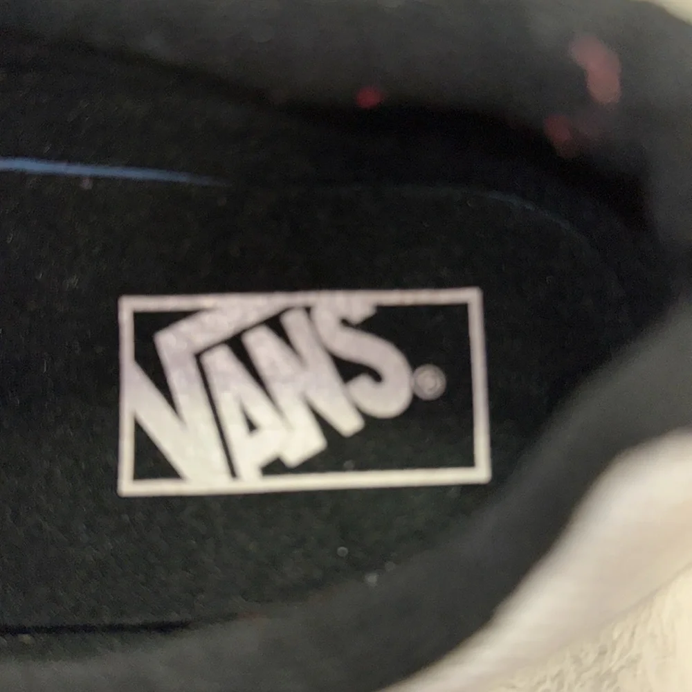 Vans Range Sneaker White/Black Vented Kids Boys Youth S4 Preowned